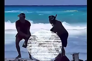 Imagen Filtran video de los restos de turista que se habrían comido tiburones en Cancún