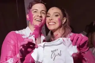 Imagen Lele Pons y Guaynaa revelan que tendrán una niña y sufre caída en la celebración (+video)