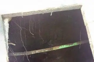 Imagen Cae en socavón de 6 metros cuando caminaba tranquilamente en CDMX (+Video)