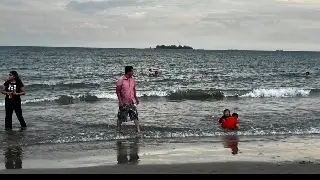 Imagen A pesar del mal clima así luce la playa Villa del Mar en Veracruz 