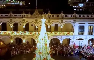 Imagen Hoy encendido de árbol y villa navideña en Veracruz