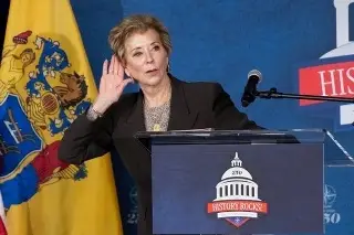 Imagen Aceptan demanda por abuso sexual en la WWE; implica a secretaria de Educación de EU