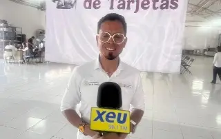 Imagen Ya inició la entrega de tarjetas para adultos mayores y mujeres Bienestar