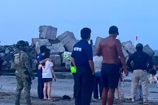 Imagen Momentos de angustia en playa La Bamba: rescatan a menores arrastrados por la corriente