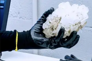 Imagen ¡Rompen récord con granizo de casi 17 centímetros!